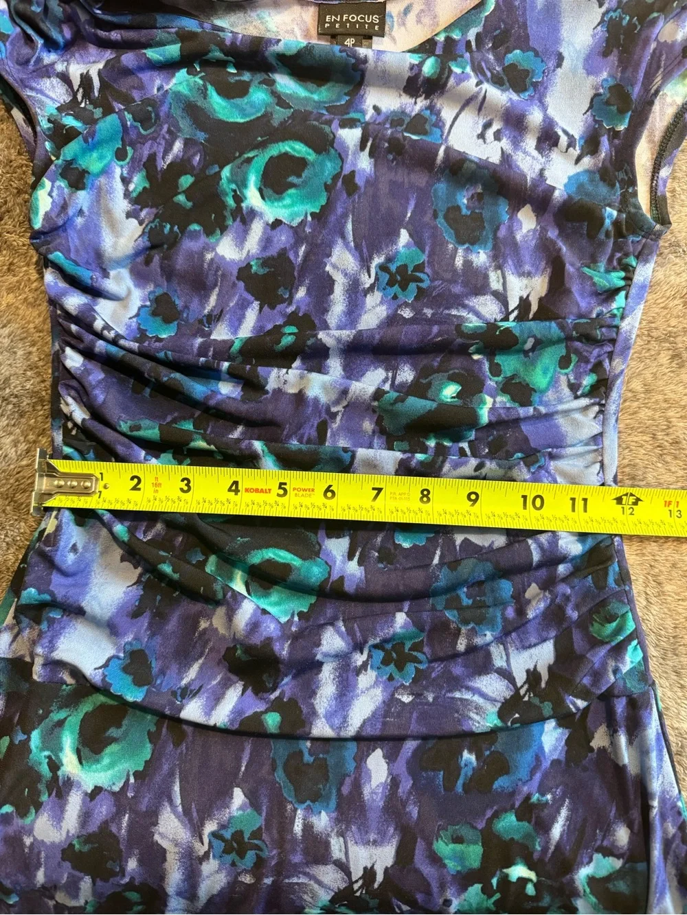 En Focus dress - Picture 6 of 7